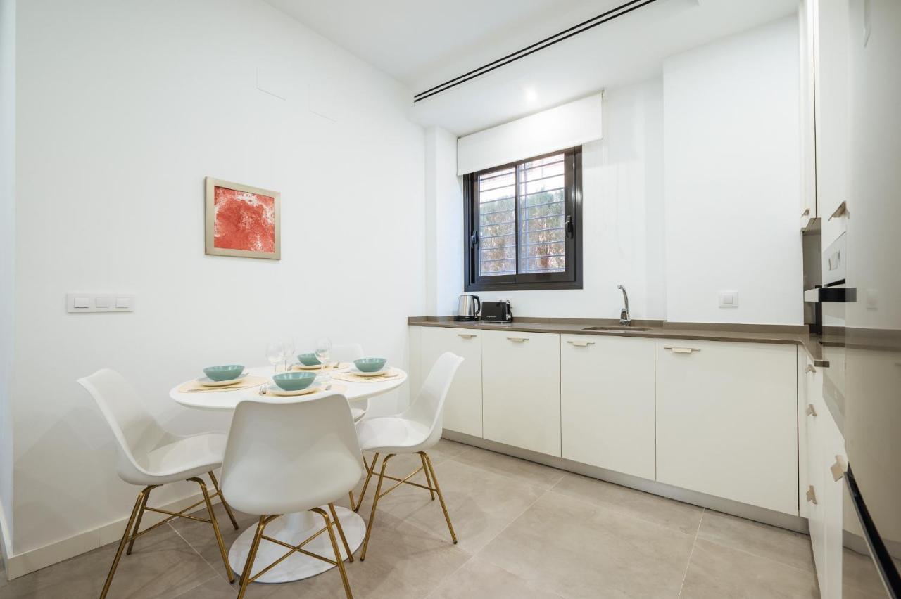 Urban Pulses Nervion Apartment Севиля Екстериор снимка